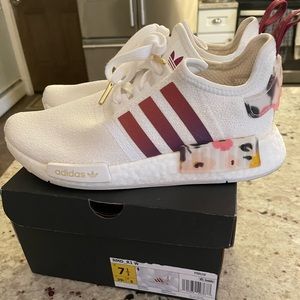 Women’s NMD R1 Adidas Sneakers
